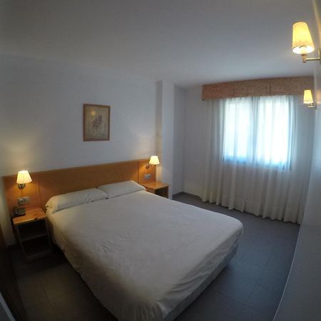 Apartamentos Turisticos Roc Del Castell 卡尼略 外观 照片