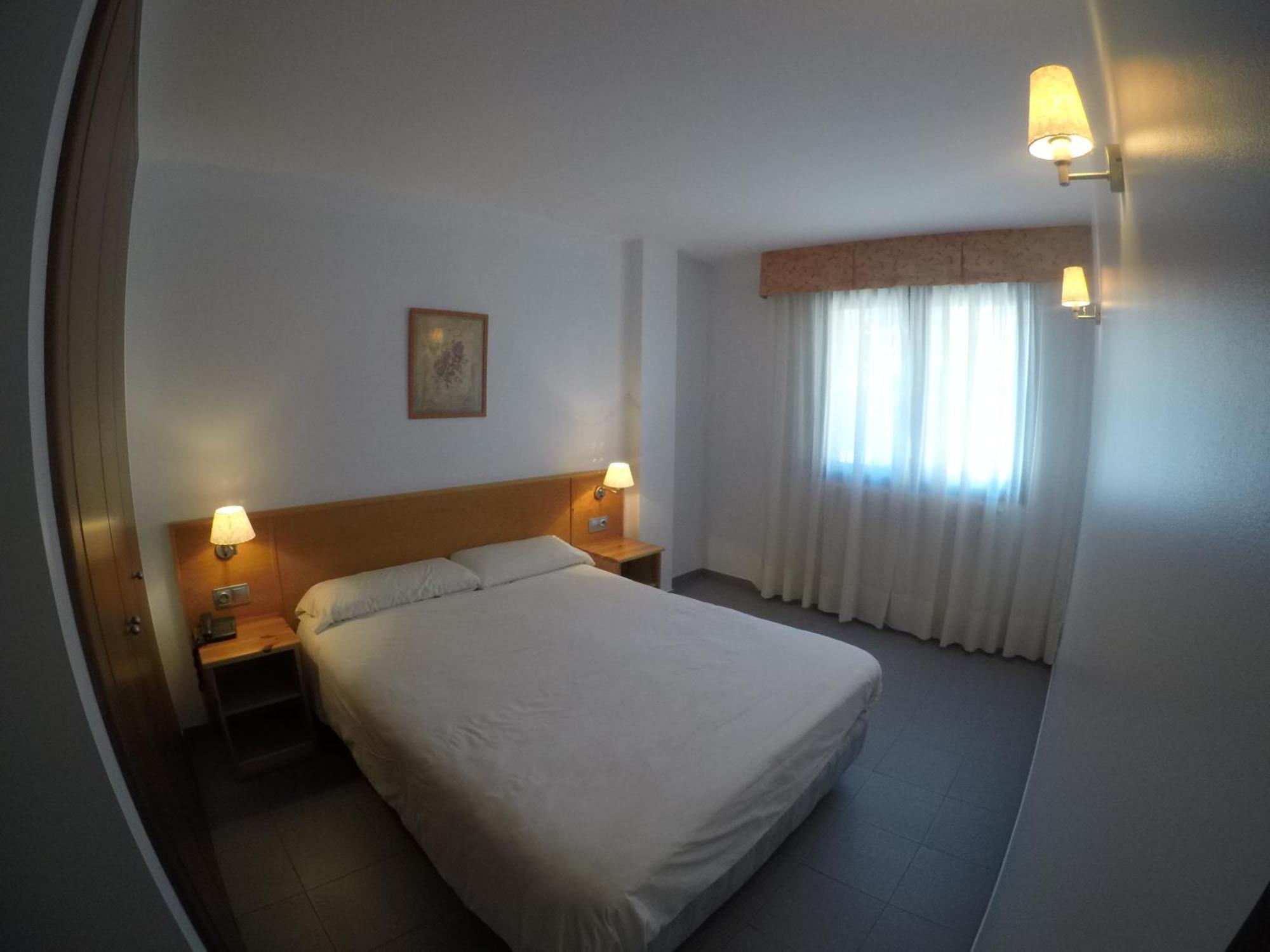 Apartamentos Turisticos Roc Del Castell 卡尼略 外观 照片