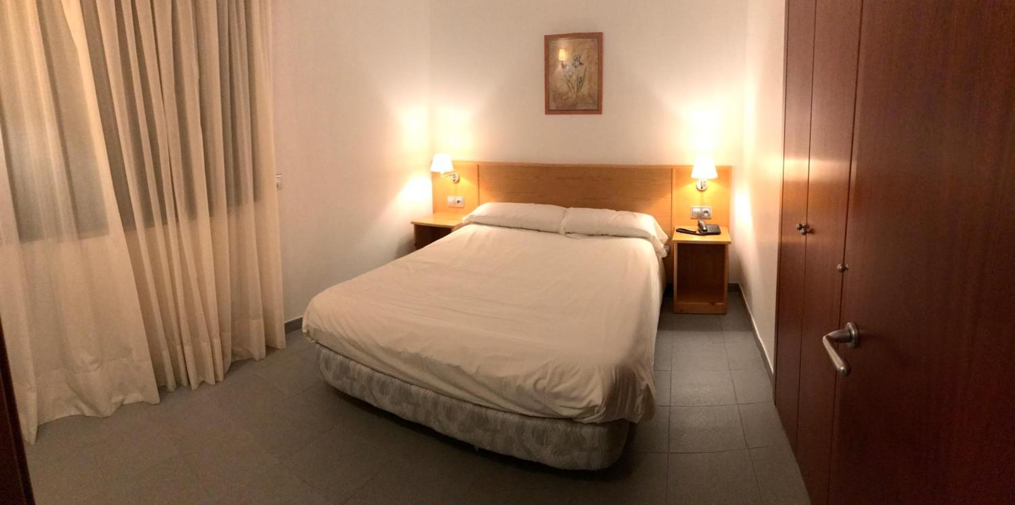 Apartamentos Turisticos Roc Del Castell 卡尼略 外观 照片