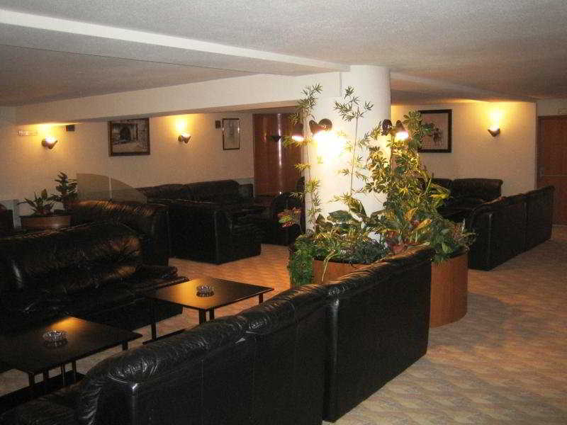 Apartamentos Turisticos Roc Del Castell 卡尼略 外观 照片