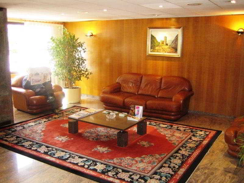 Apartamentos Turisticos Roc Del Castell 卡尼略 外观 照片