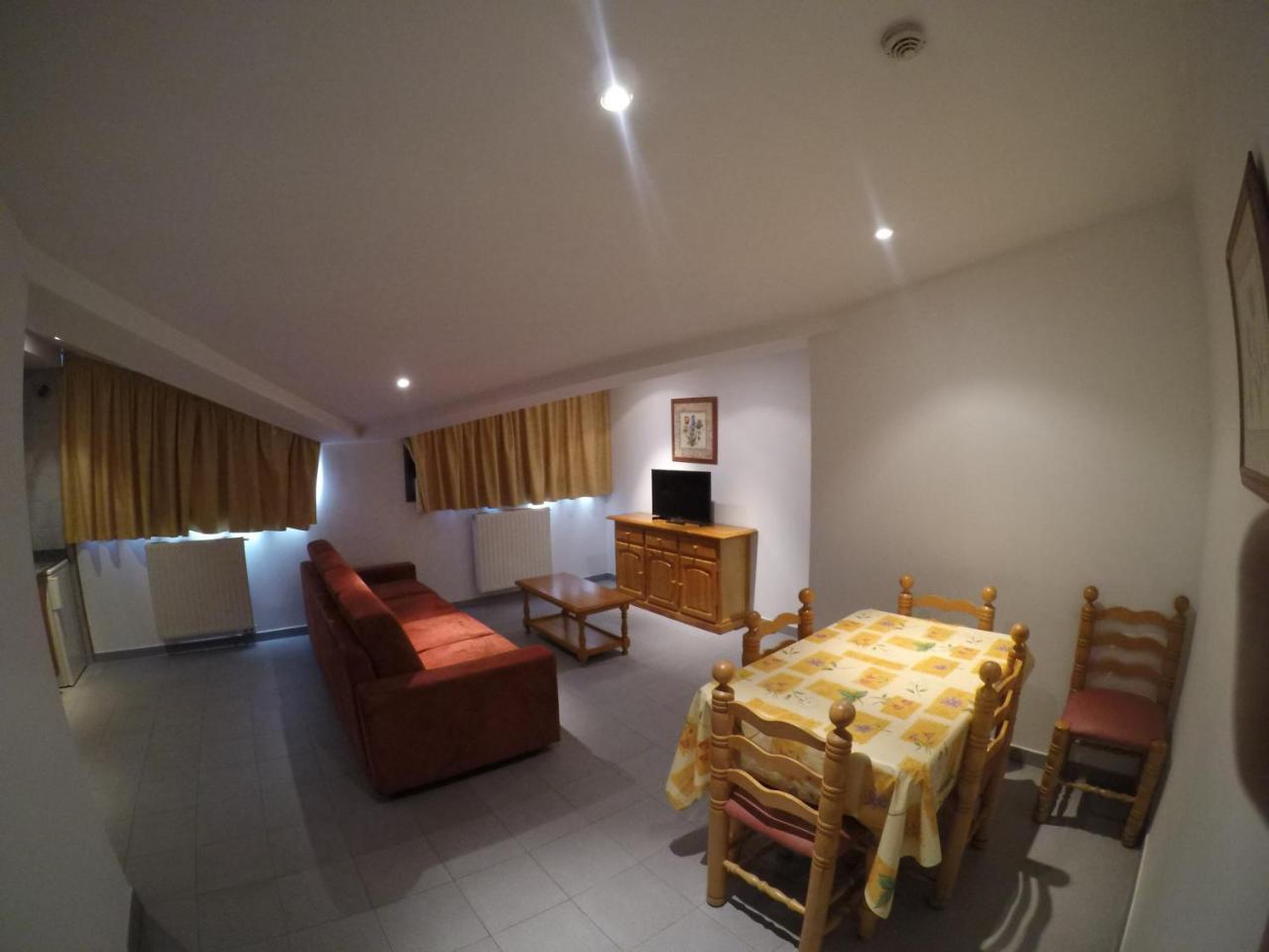 Apartamentos Turisticos Roc Del Castell 卡尼略 外观 照片