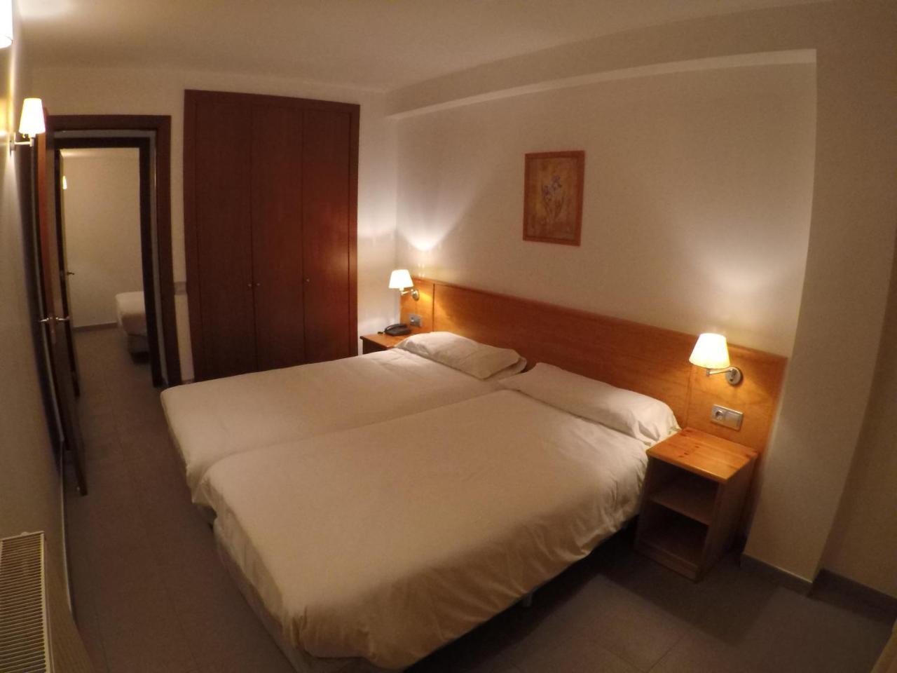 Apartamentos Turisticos Roc Del Castell 卡尼略 外观 照片