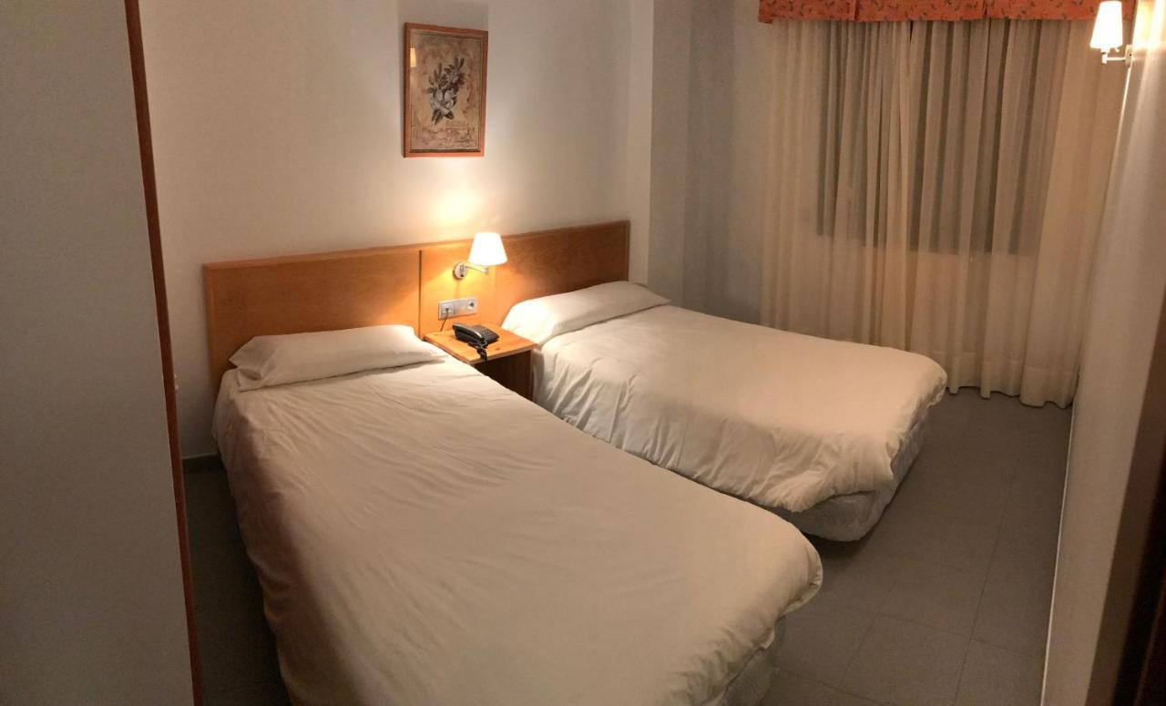 Apartamentos Turisticos Roc Del Castell 卡尼略 外观 照片